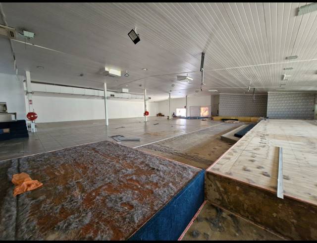 999M² WAREHOUSE TO LET IN KRAMERVILLE